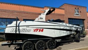 (V3718) 2017 Malibu Boats M235
